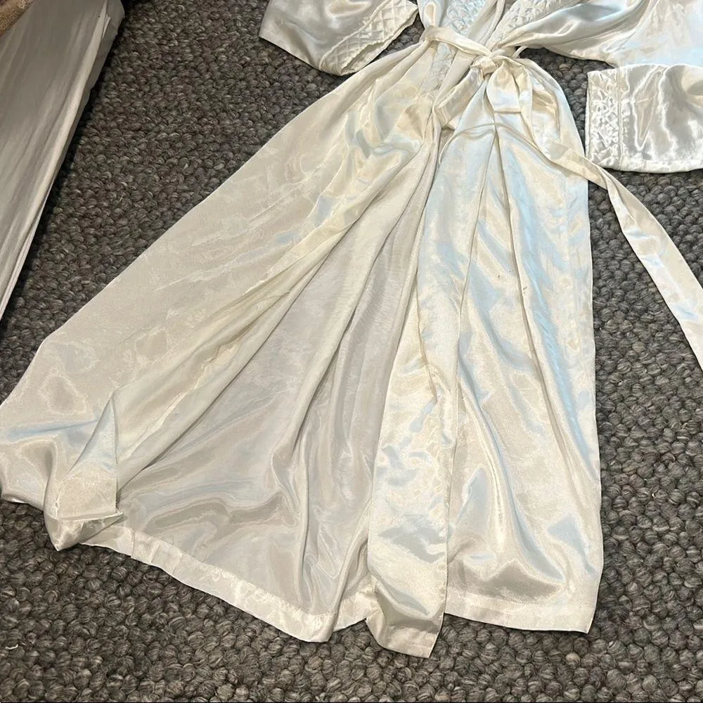 Oscar De La Renta Pink Label Cream Satin Robe One Size Fits All - Image 4