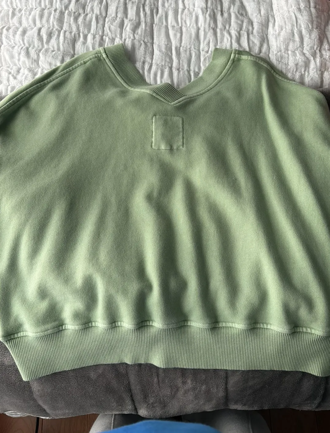 Aerie Sweater V-Neck Green - Image 4