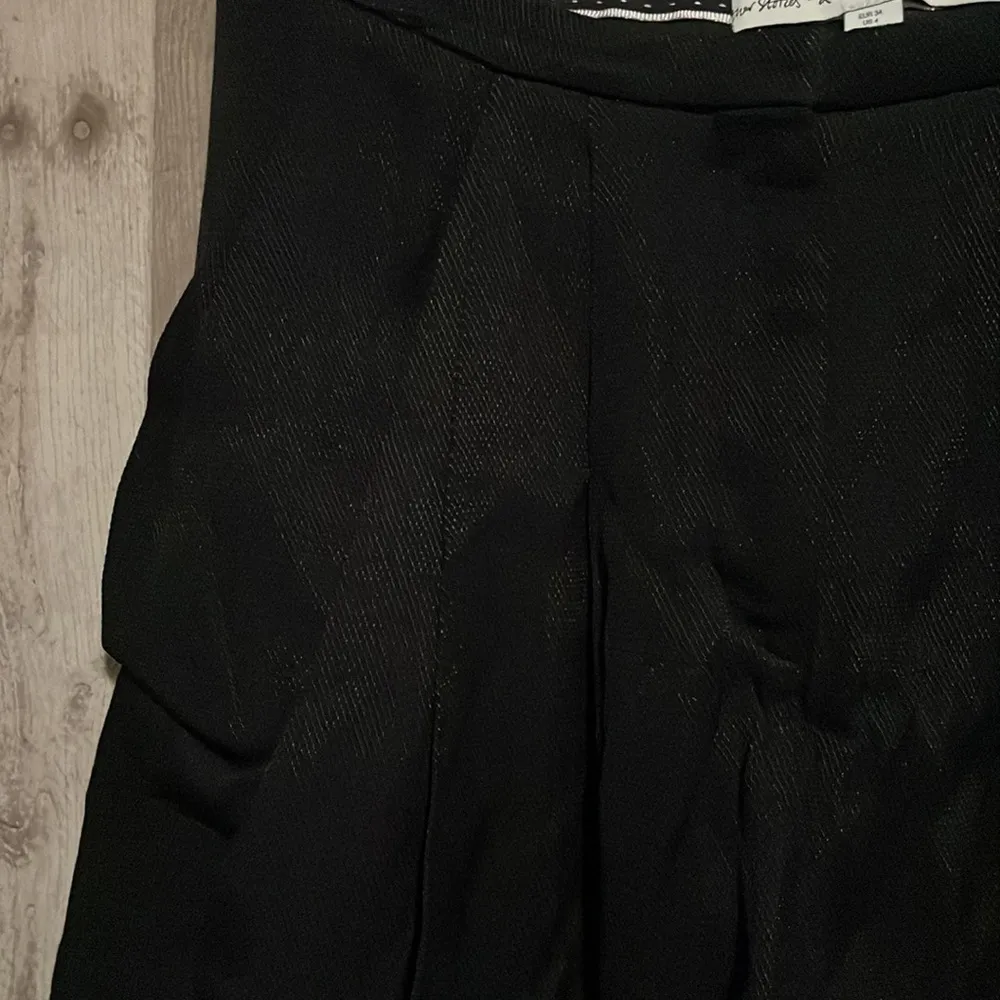 & Other Stories Pleated Shorts - Image 5