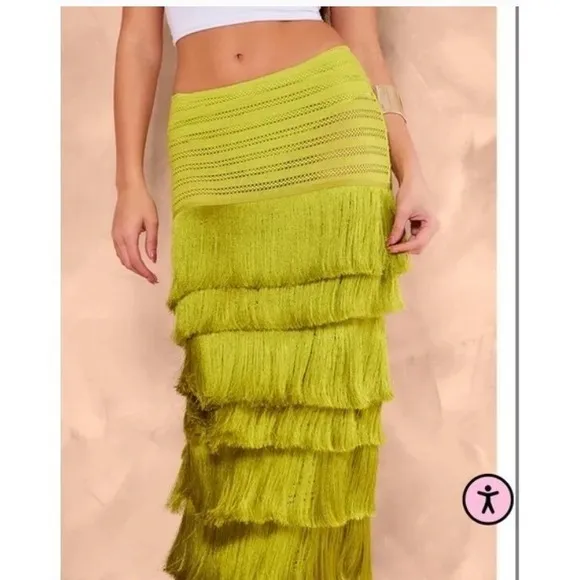 Premium Green Textured Tassel-Trimmed Maxi Skirt – Size 0 (Fits 2–4)‎ - Image 2