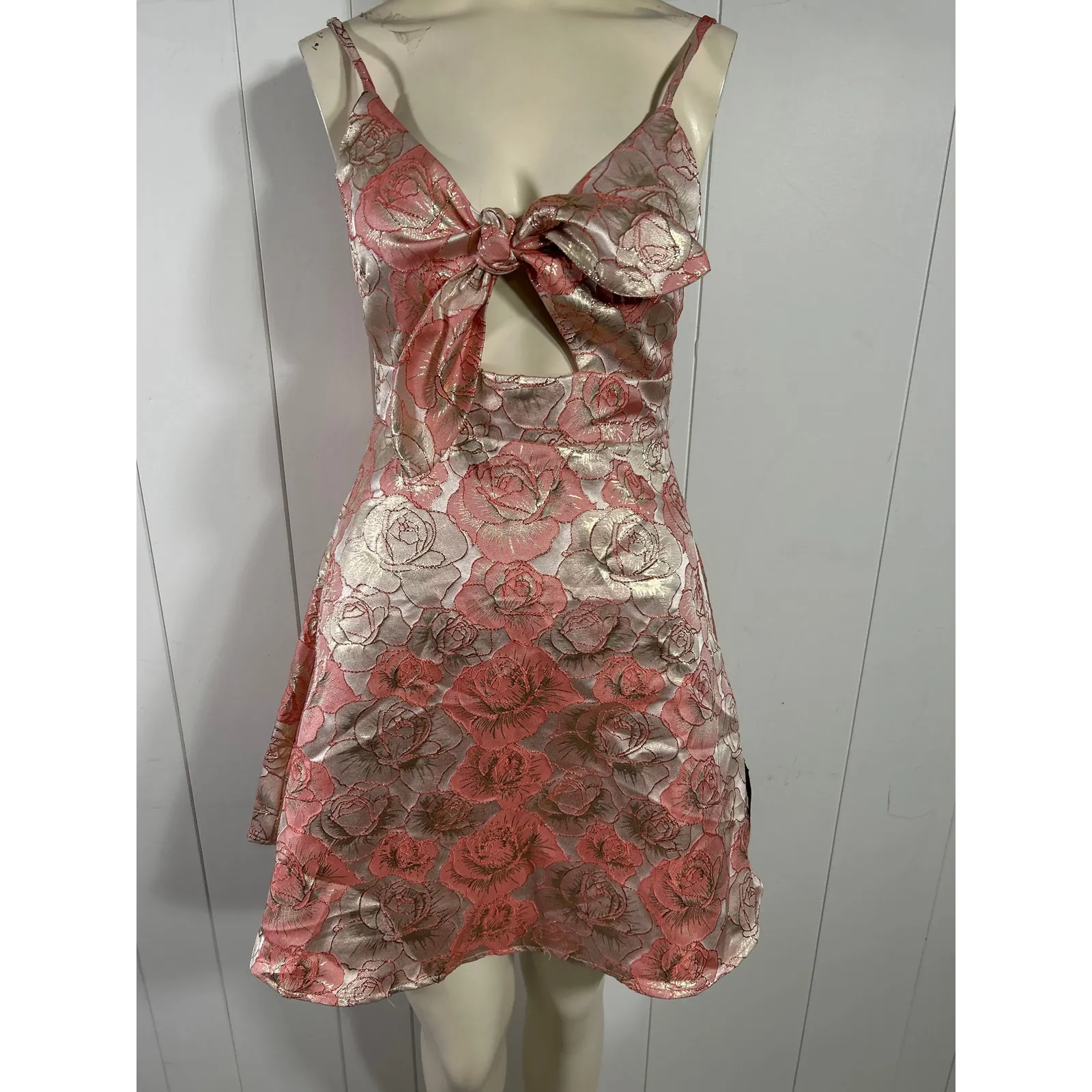 Lulus Quick to Love Pink Floral Jacquard Tie-Front Dress With Pockets Size L NWT - Image 3