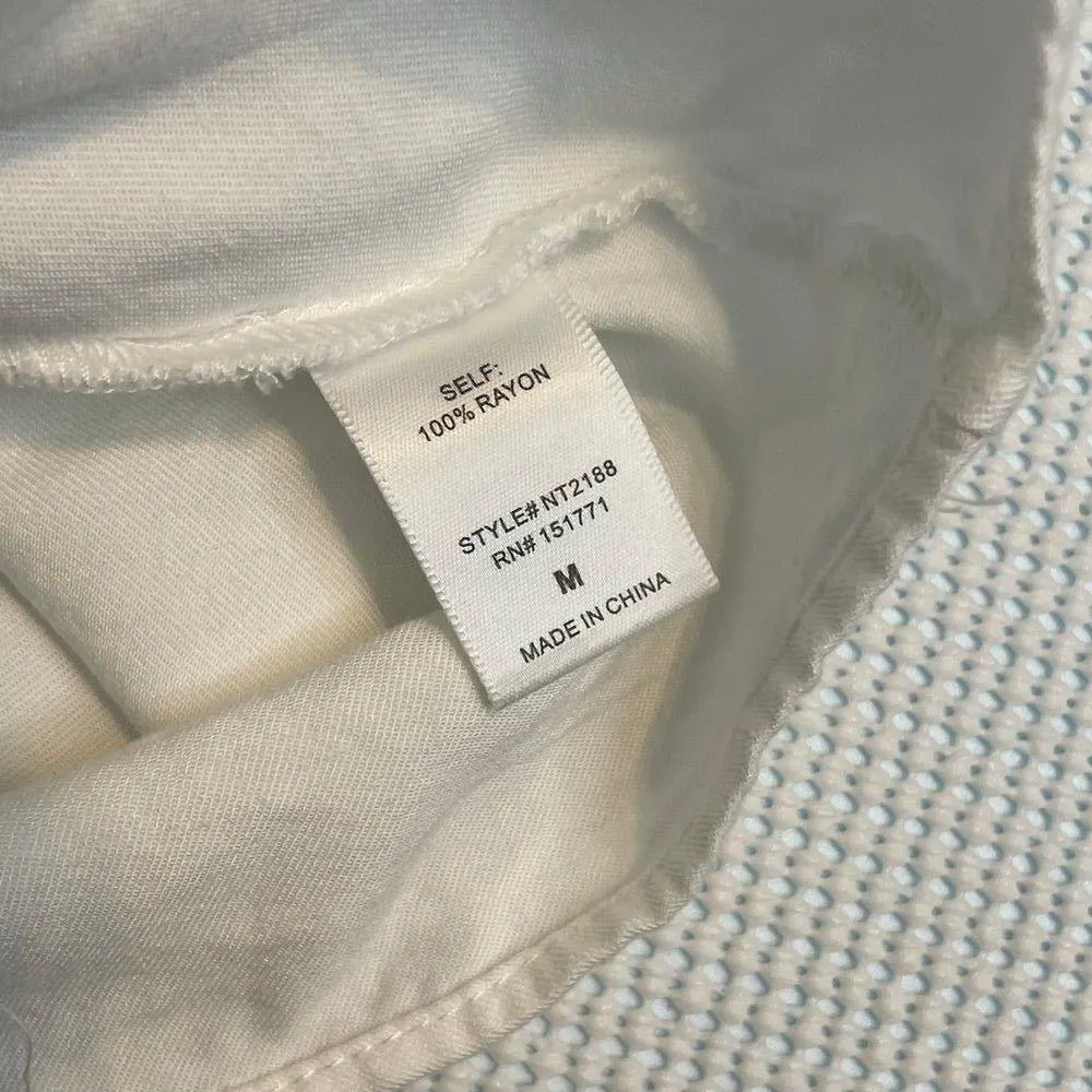 Gilli White 2 Piece Set Size Medium Top Shorts Beach Vacation Leisure - Image 4
