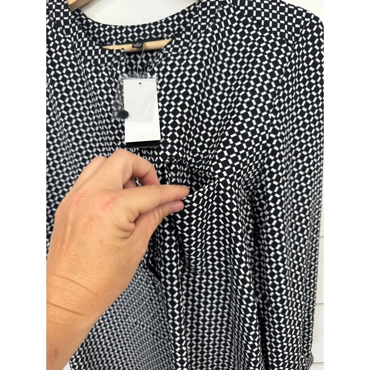 Premise Womens Blouse Size M Black White Geometric Print Half Button Up - Image 5