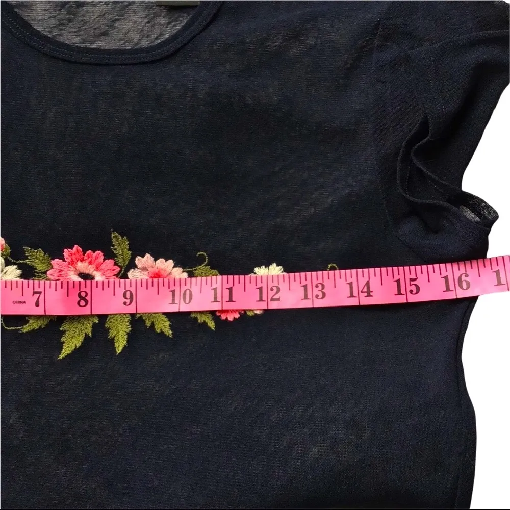 💕💕New York & Company SHEER Blue Top w/Embroidery 🌸 - Image 6