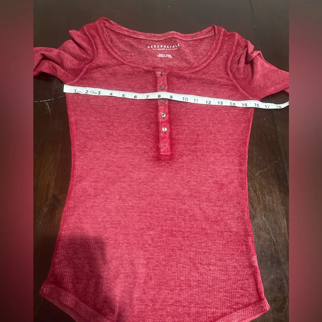 Aeropostale Red/Burgundy Long Sleeve Waffle Knit Henley Top Sz M - Image 5