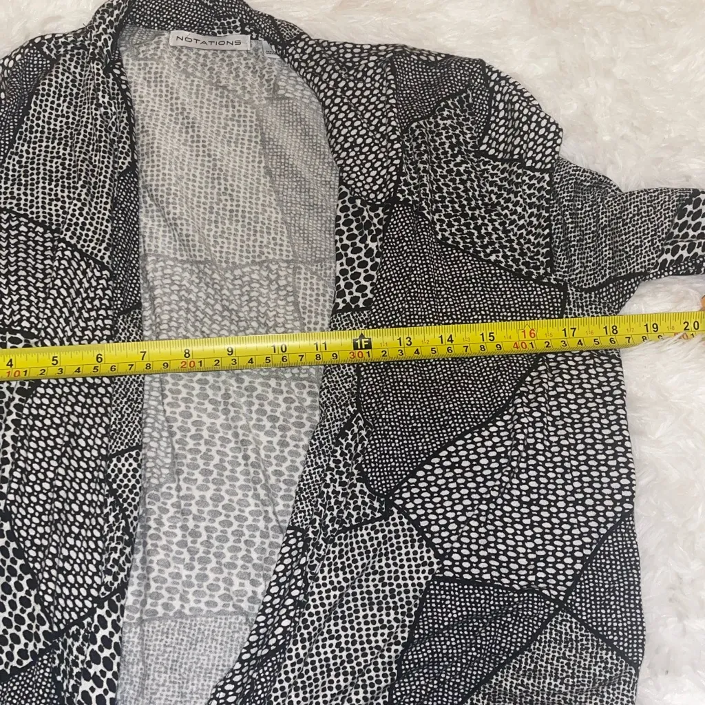 Notations black white abstract open front cardigan top 3/4 sleeves woman’s small - Image 7