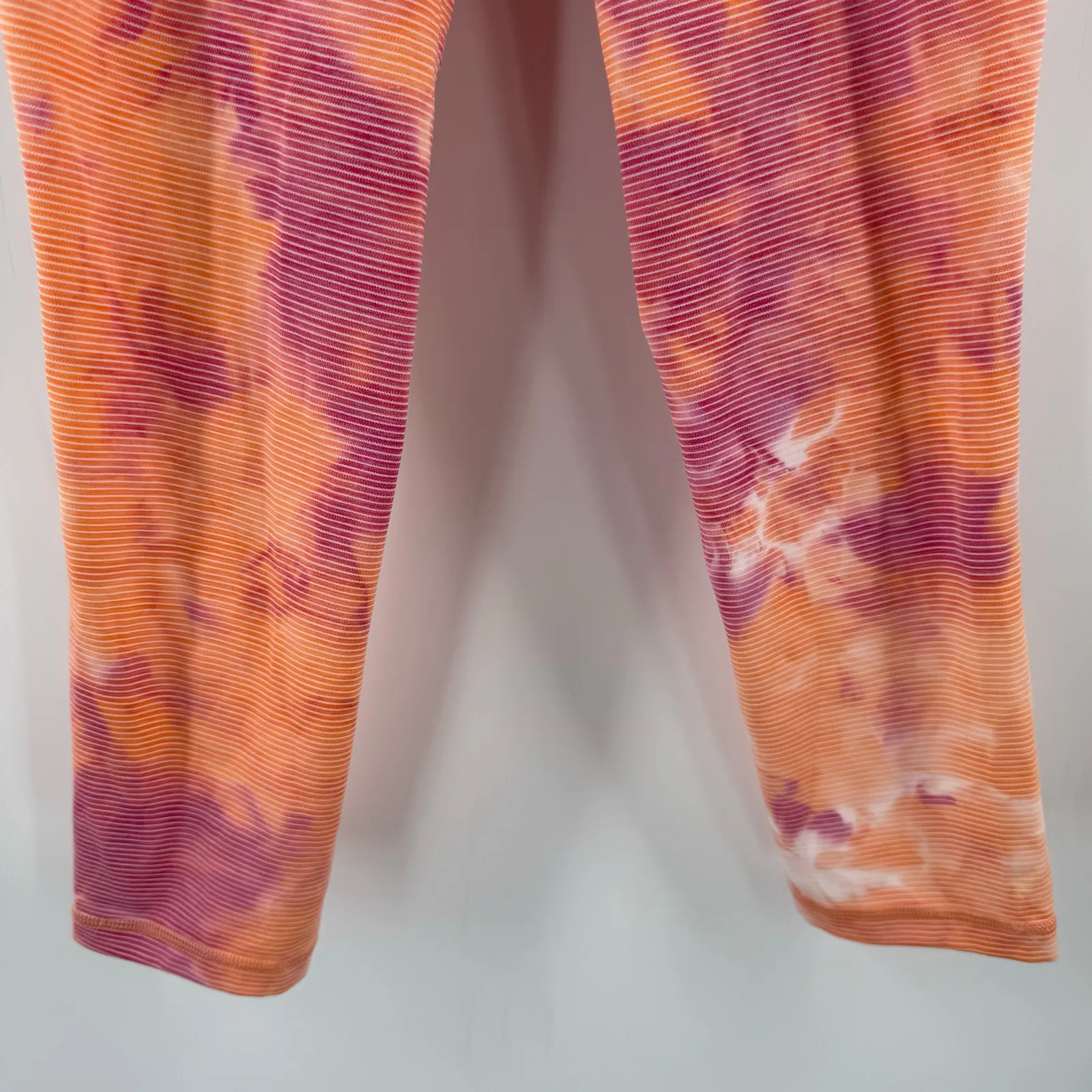 Athleta Salutation Stash Pocket II Tie Dye Capri Leggings Size XXS Tiedye Stripe - Image 12