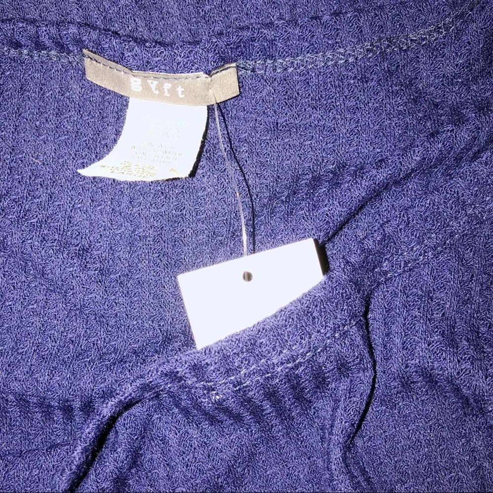 Gyft  large NWT waffle knit cozy tie front blue top - Image 3