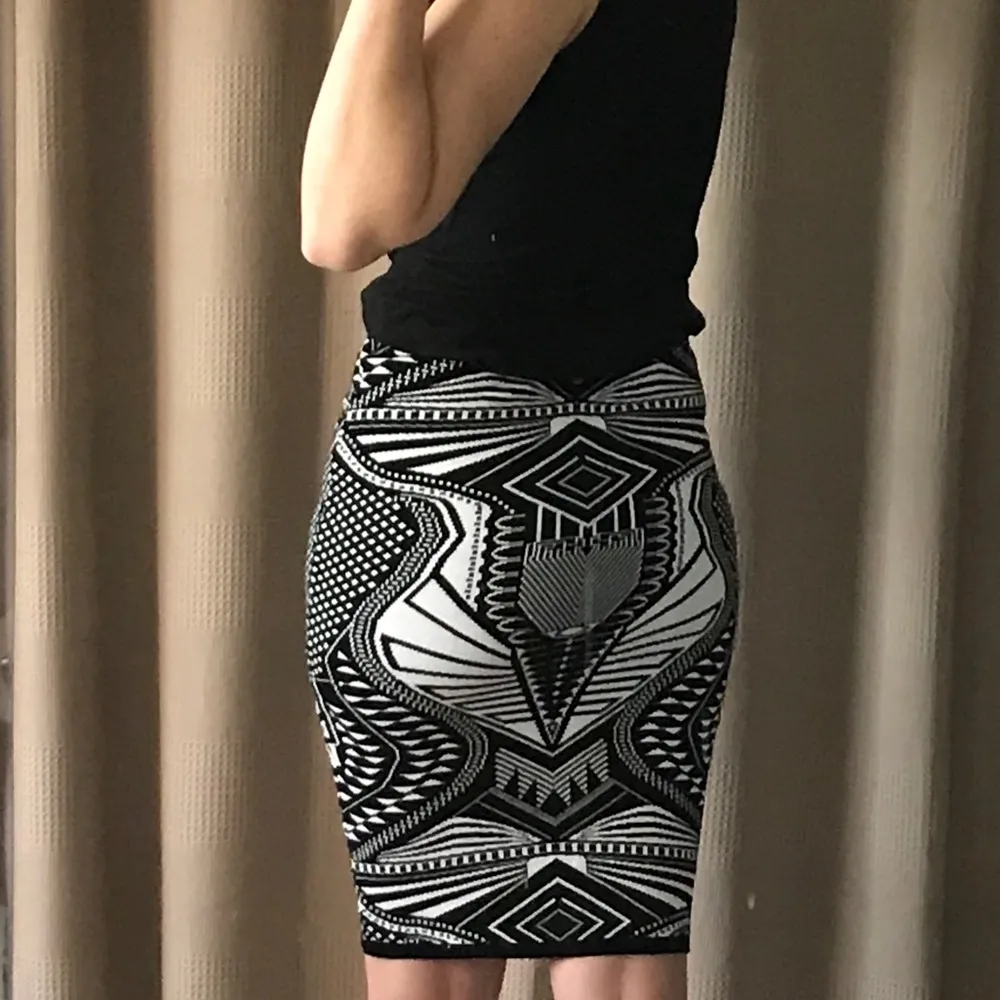 Vintage Y2K Rue 21 Black White Stretch Knit Graphic Print Bodycon Pencil Skirt S - Image 6