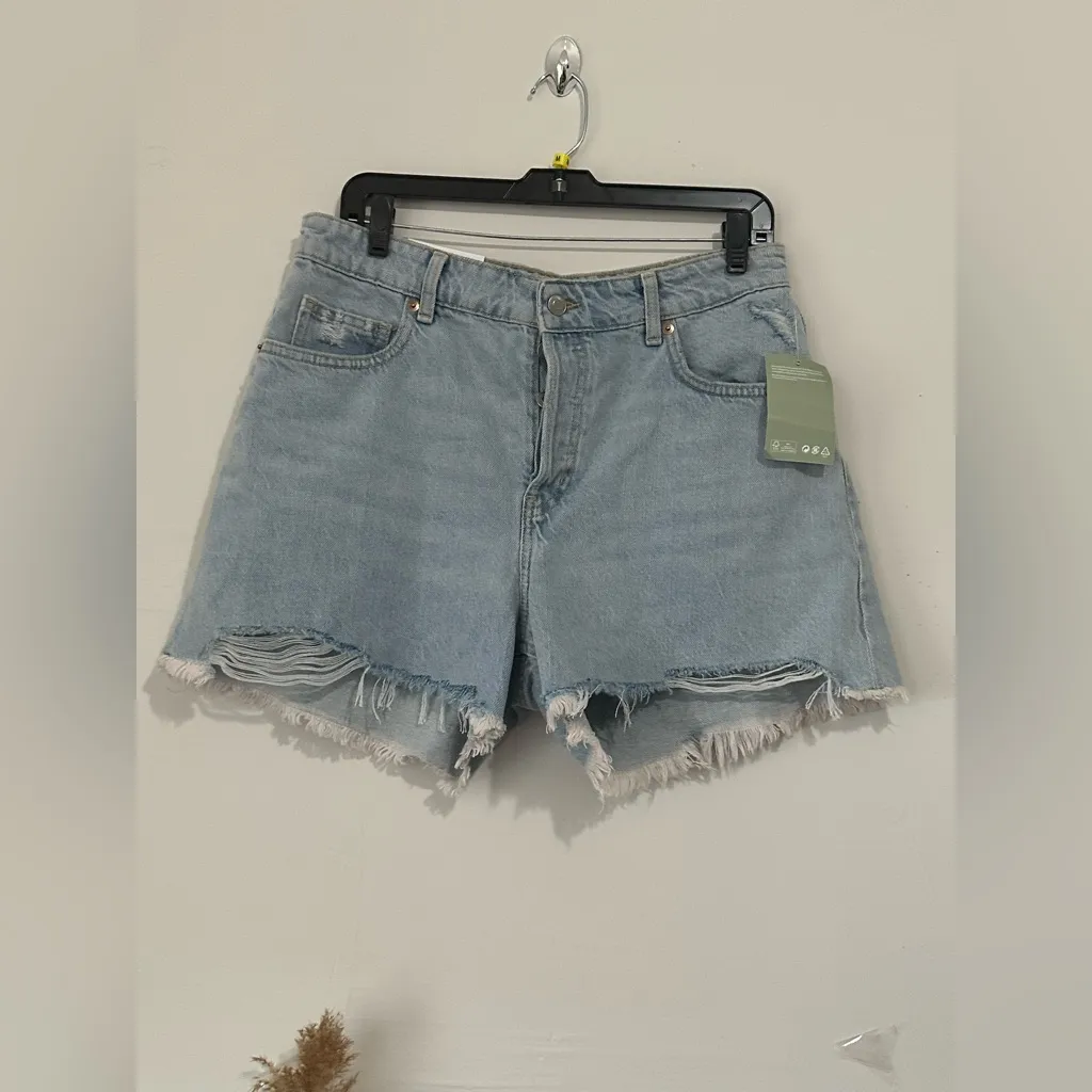 H&M Light Blue Distressed Jean Shorts - Image 2