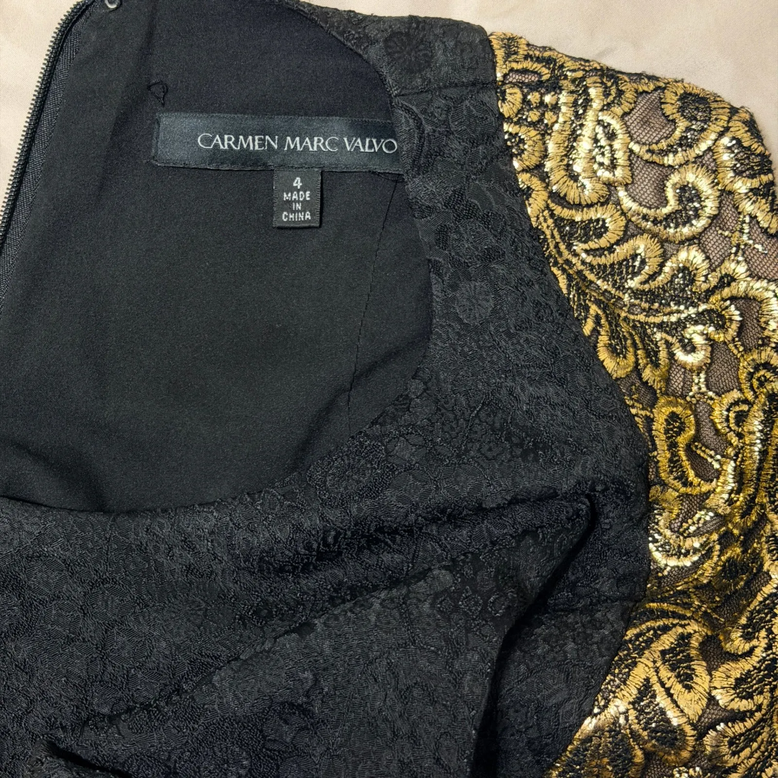 Carmen‎ Marc Valvo Black Lace Gown Gold Trim Sleeveless Formal Evening Size 4 - Image 6