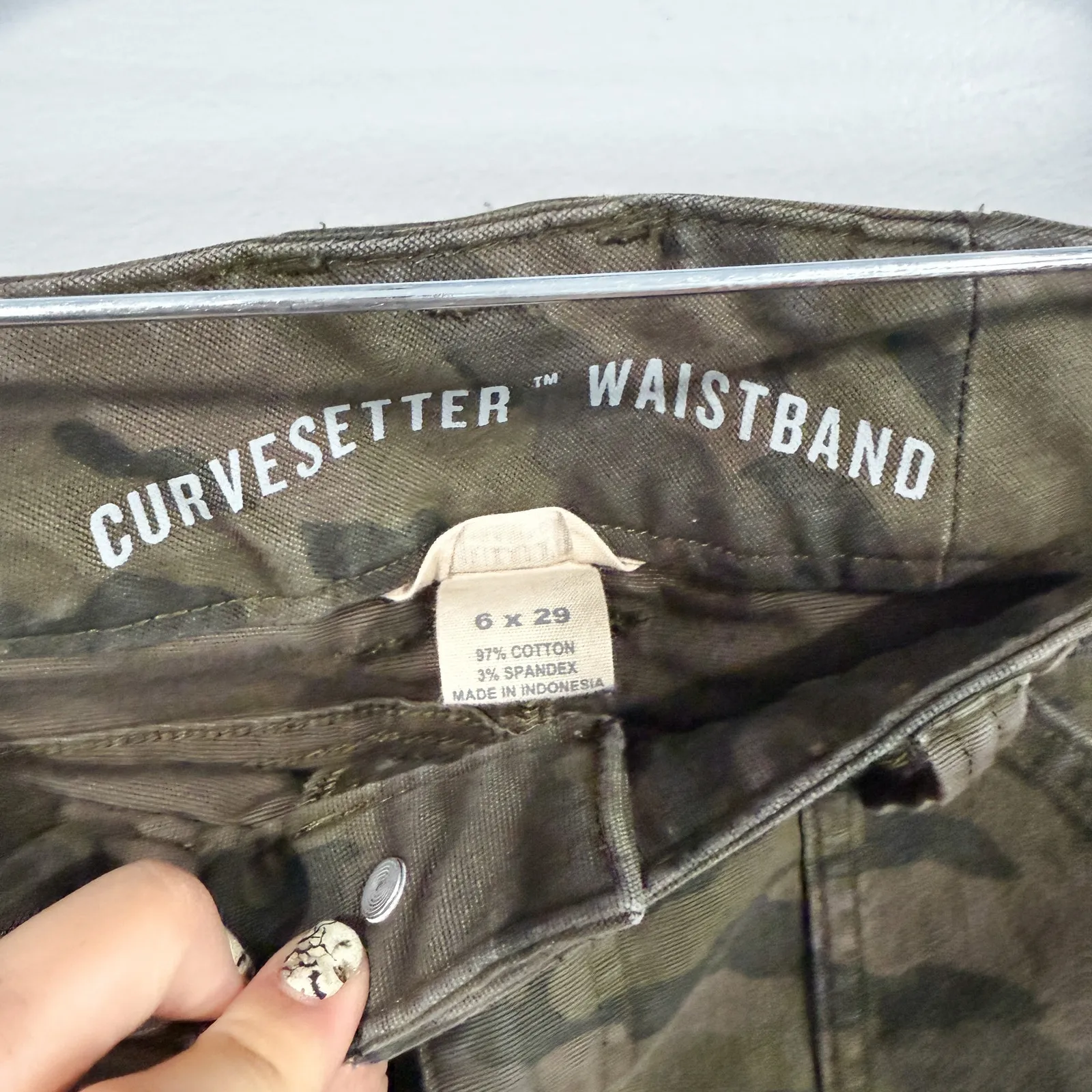 Duluth Trading Co Women’s Curvesetter Cargo Pants Sz 6x29 Cameo Green - Image 2