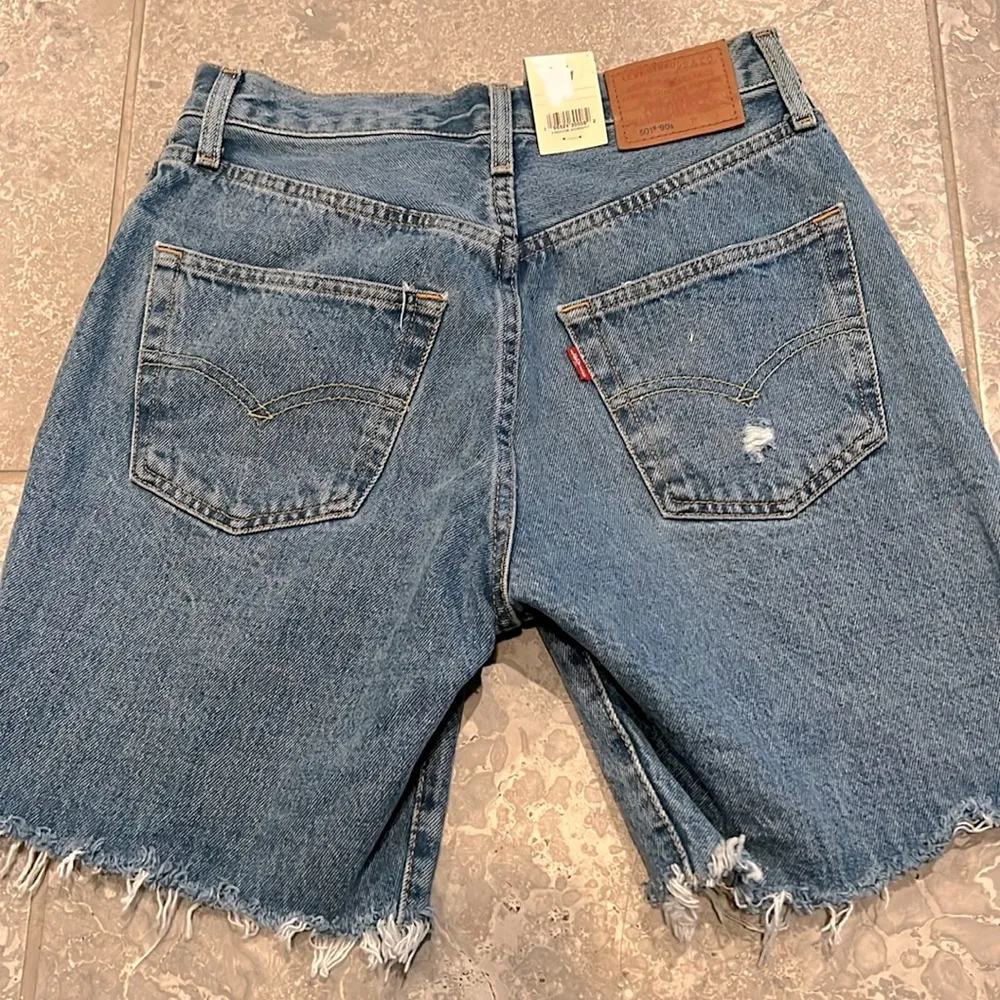 Levi's 501 ‘90s Mid-Rise Jean Shorts in Blue, Size 25 New w/Tag $69.50 - Image 6