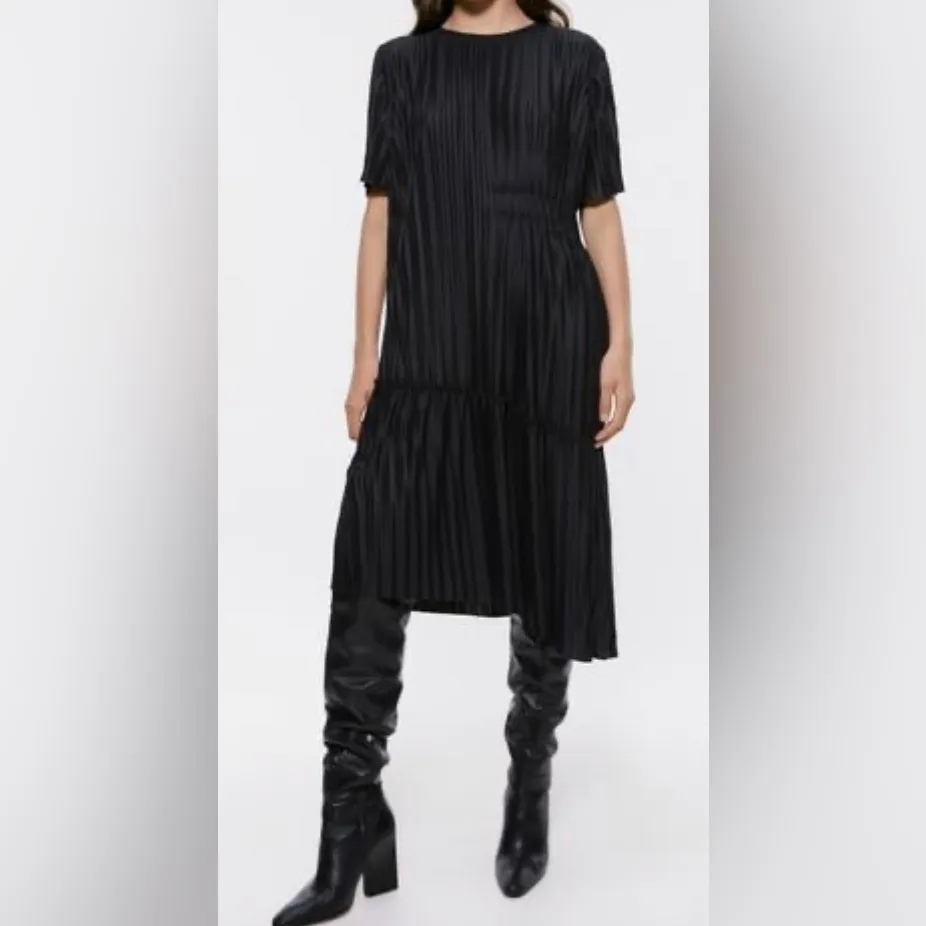 Zara Pleated Shortsleeved MIDI Dress NWT Dark Green - Image 6