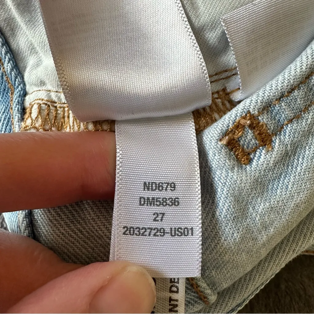 Madewell Relaxed Denim Shorts in Lemar Wash:‎ Ripped Edition Size 27 - Image 5