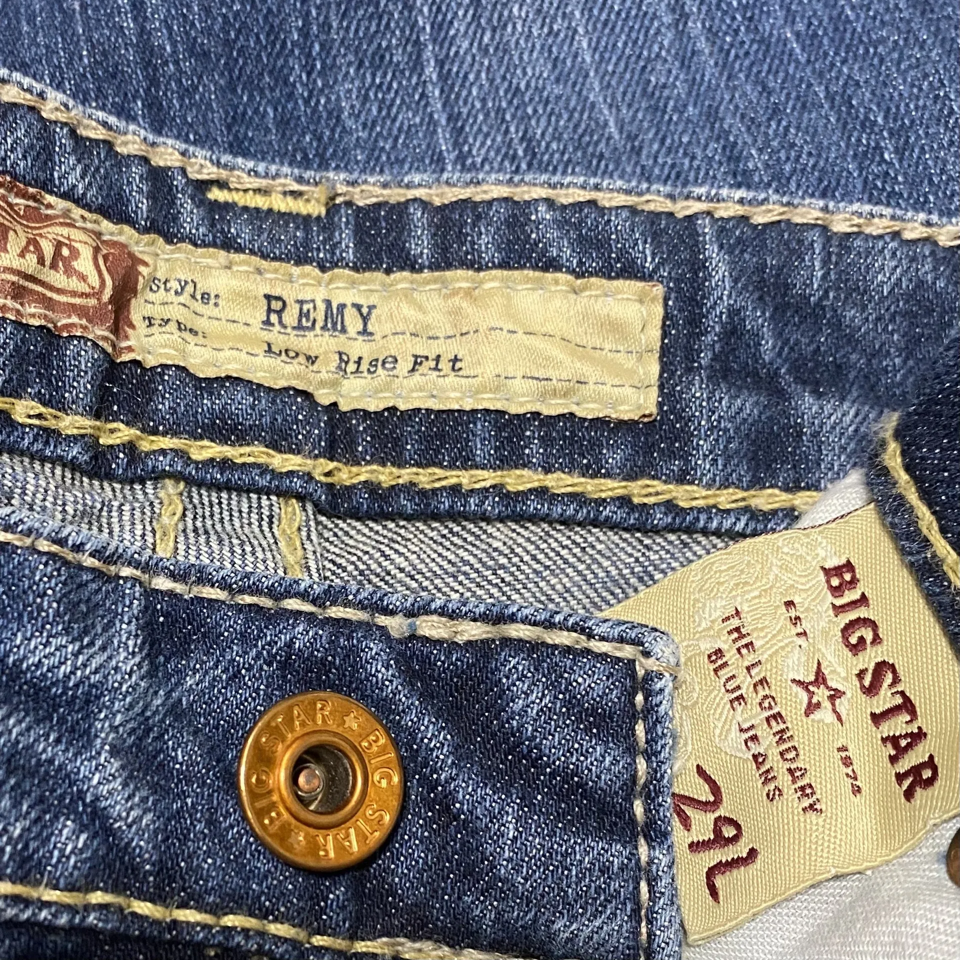 Big Star Remy Low Rise Medium Wash Jeans Women’s Size 29L Excellent Y2K - Image 4