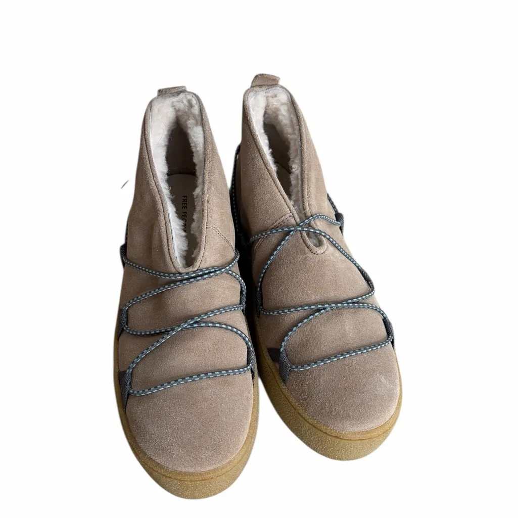 Free People Snowdrop Micro Genuine Shearling Boot size 37 - Image 4