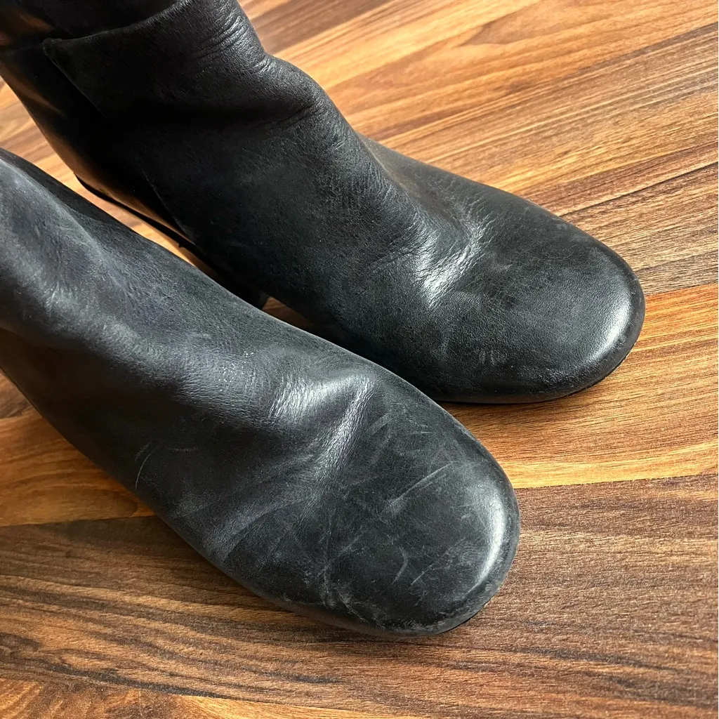 Joe Fresh leather ankle booties - Image 3