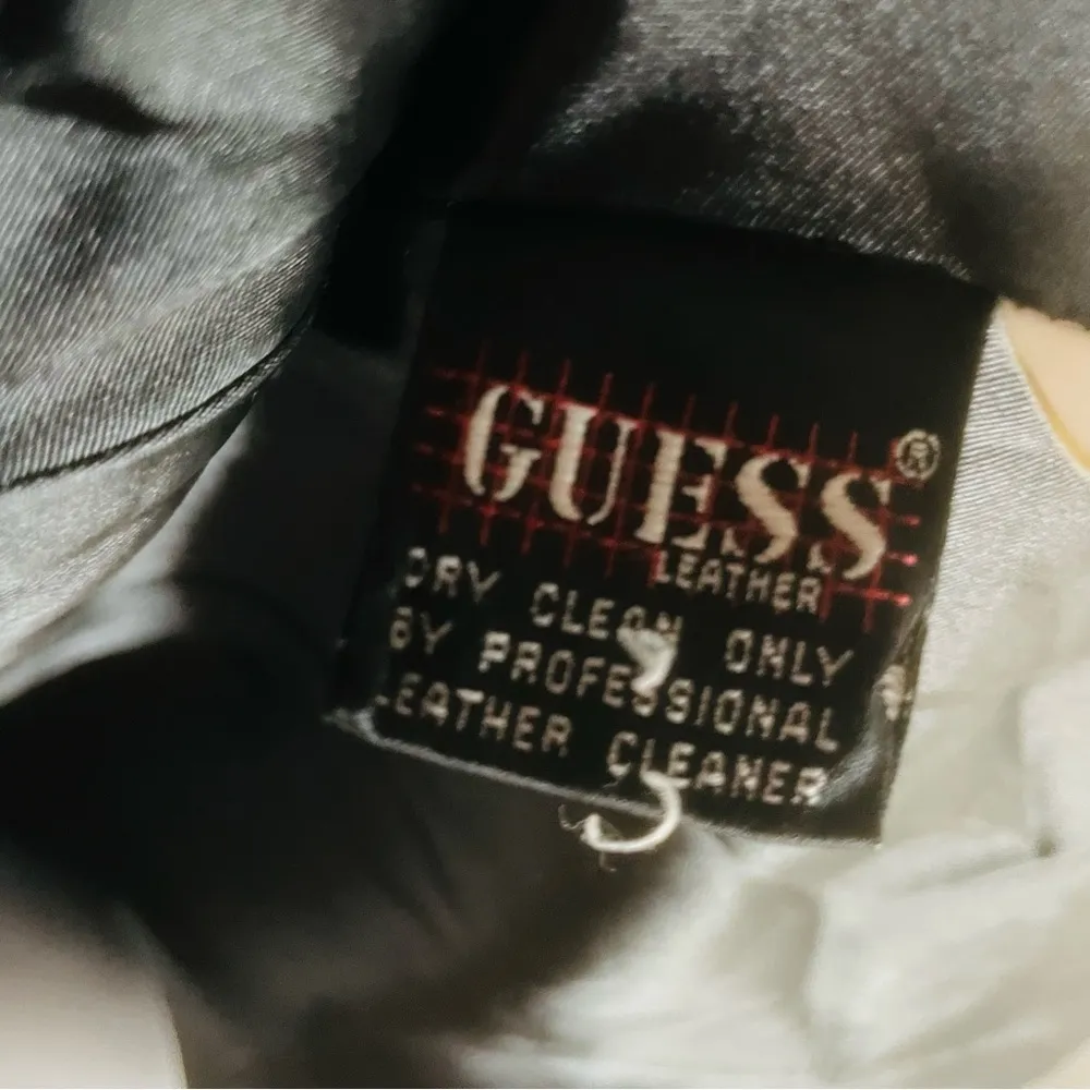 Black vintage guess leather belted jacket with pockets long sleeve winter coat L - Image 6