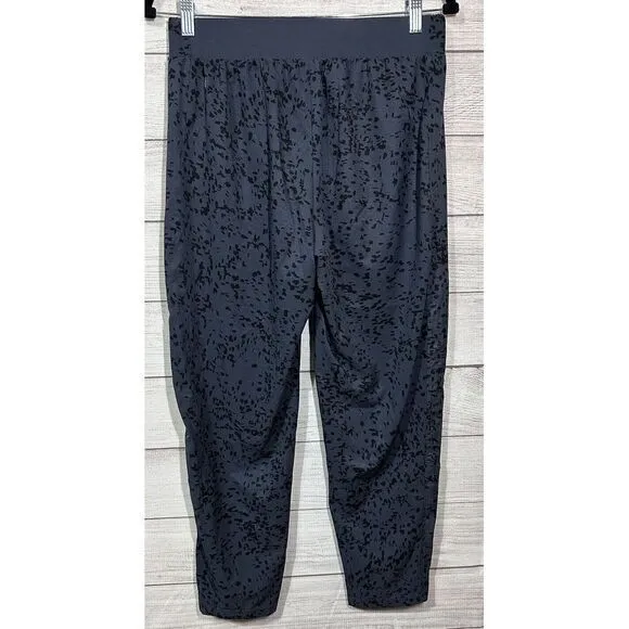 Zella Women's Pants Size Small Leopard Grey‎ Black Lightweight Side Zip Pockets - Image 3