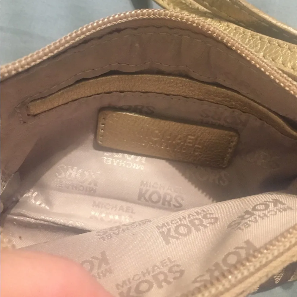 Michael kors wristlets gold logo - Image 3