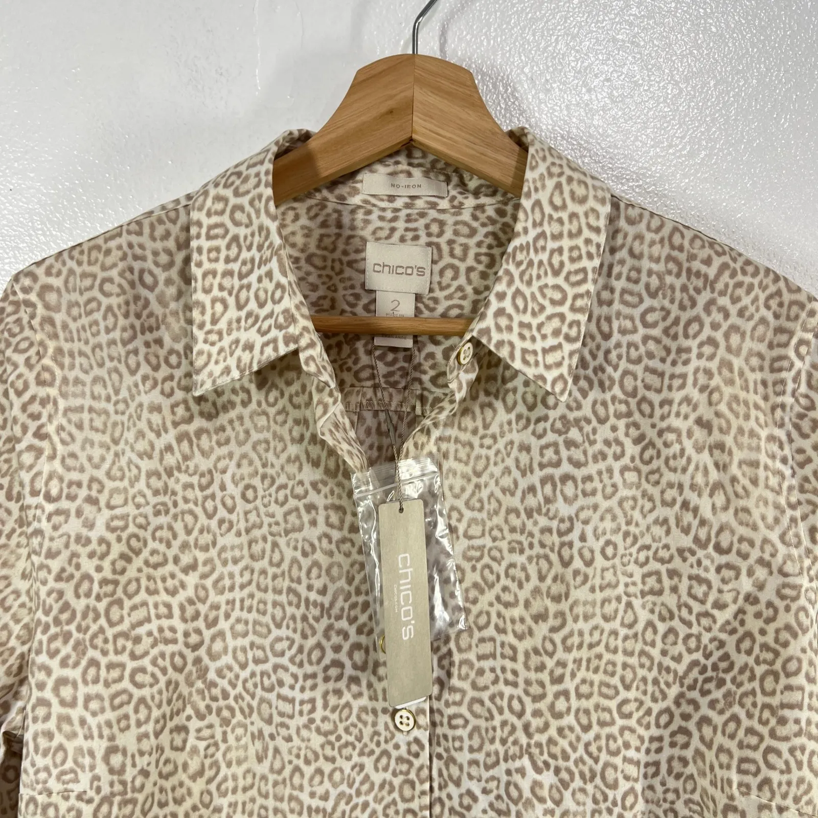 Chico's Leopard Print No-Iron Button Shirt Size 2 Beige Animal Print 3/4‎ Sleeve - Image 8