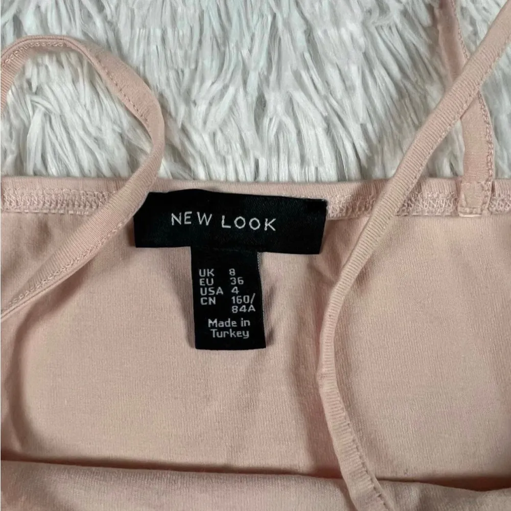 a  cropped tank top size us 4 - Image 2