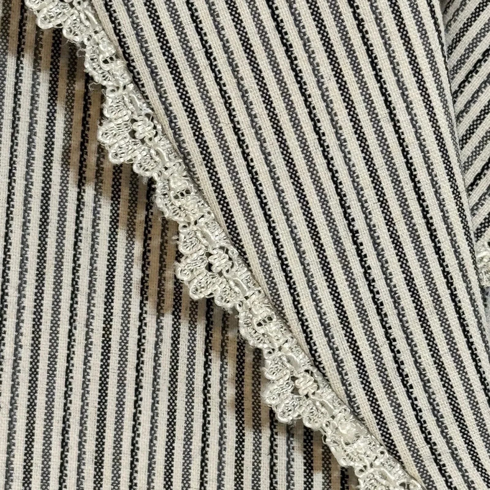 Tahari Women’s Blazer Career Pockets Lined Pin Stripes Lace Size 10 Coquette - Image 6