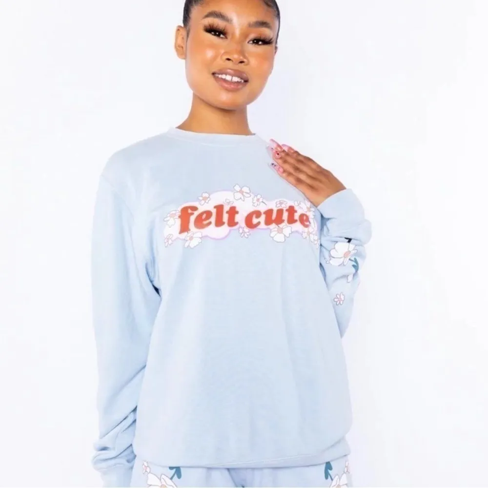 Revolve BSR by Samii Ryan felt cute daisy pastel blue sweatshirt - Image 5