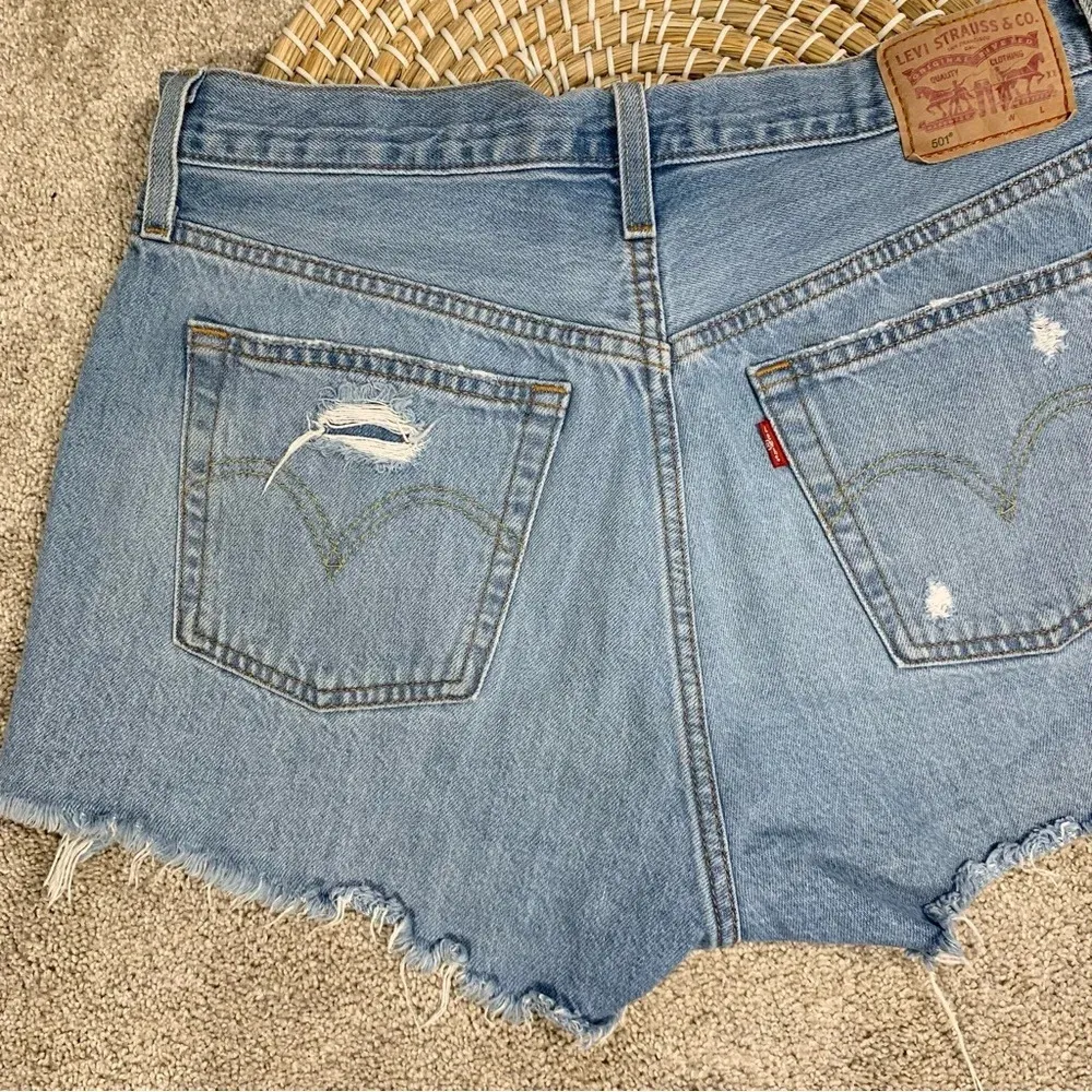 Levi’s 501 Women’s Original Shorts Denim High Rise in Sansome Straggler Size 29 - Image 7