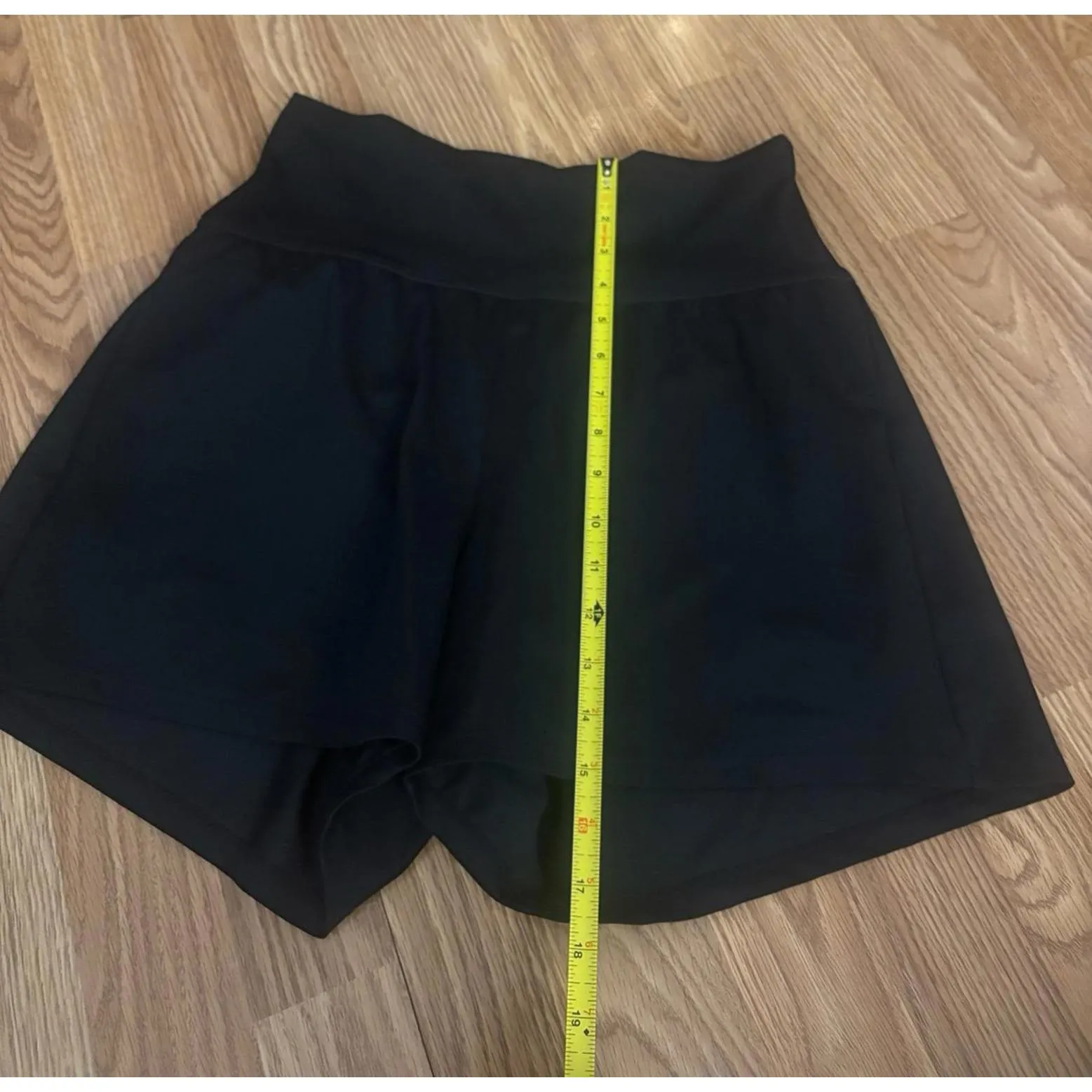 Senita Athletics Shorts Size Large - Image 2