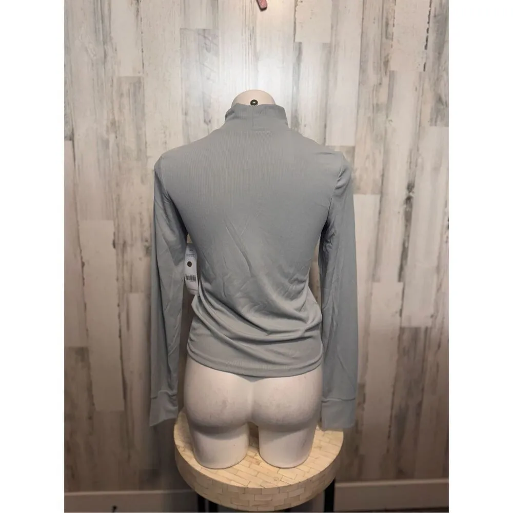 Just be gray long sleeve top size medium - Image 5