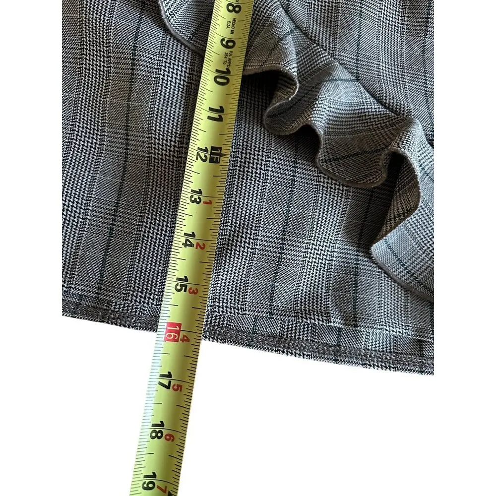 Love Grey Plaid Ruffle Detail Mini Skirt XS Fall Fashion Sophisticated Stylish Gray - Image 7
