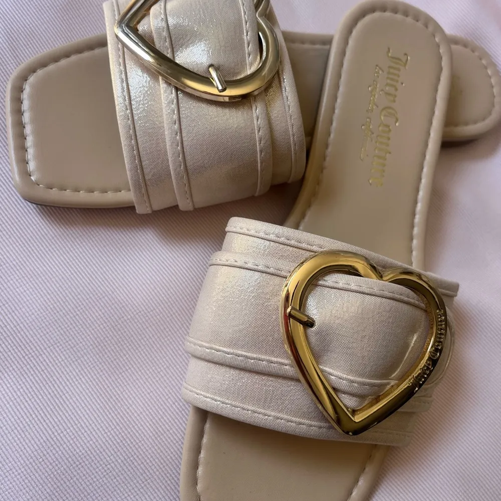 Juicy Couture White Slide Sandals with Heart Detail - Image 3