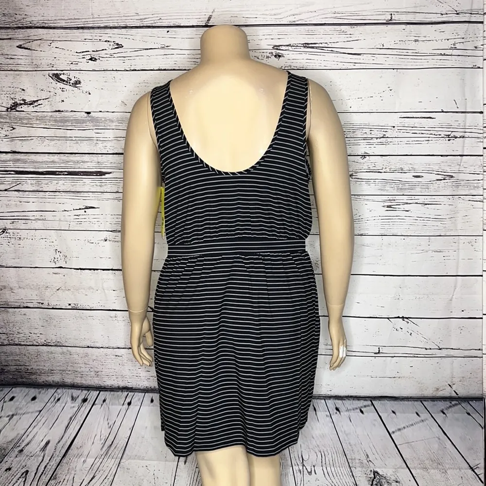 All in Motion Size XL Black & Gray Stripe Atheltic Dress w/ Pockets - Image 4