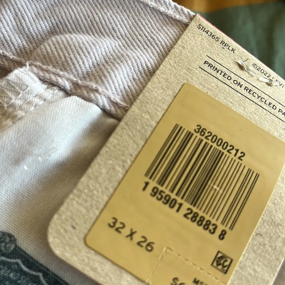 NWT Levi's Women's 501 High Rise Straight Cropped Jeans Lilac 32x26 - Image 5