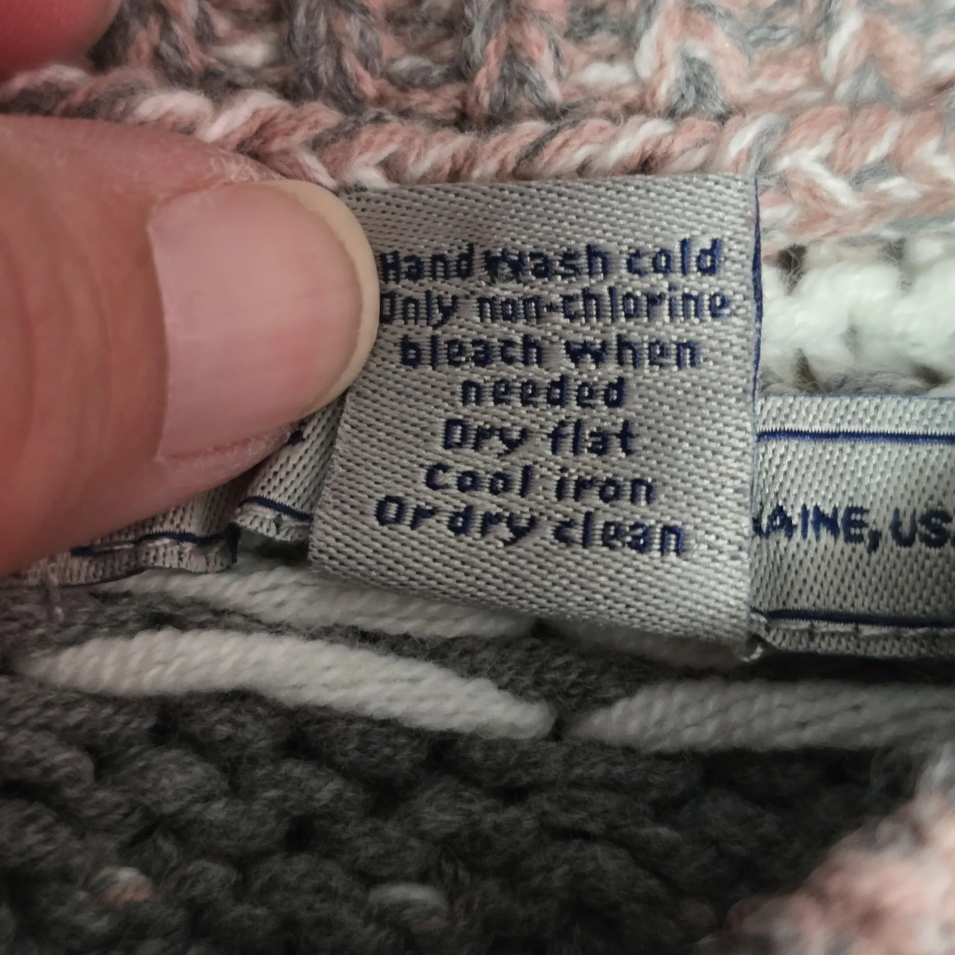 G.H. Bass Pink Gray Fair Isle Crew Sweater Medium Scandi Cabin Preppy - Image 7