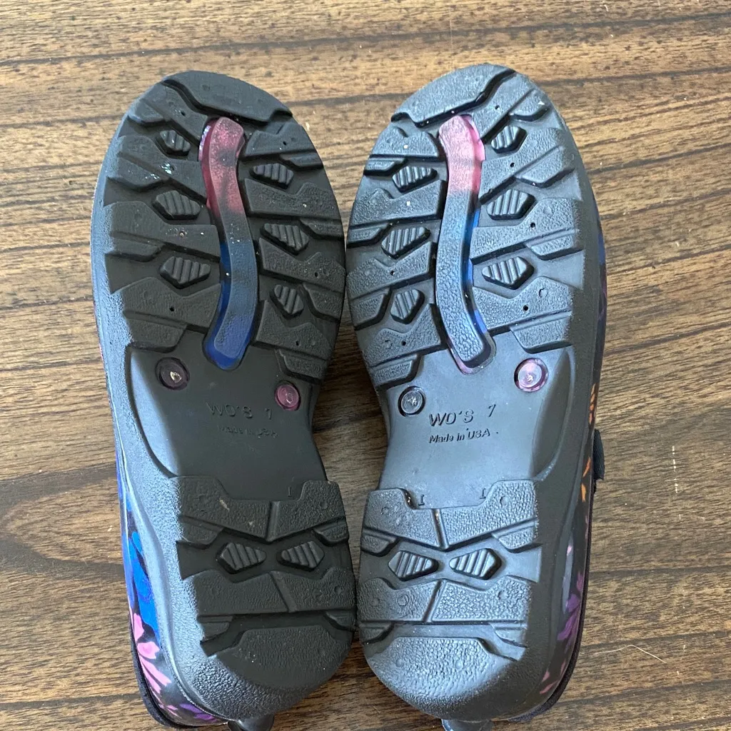 Sloggers Vibrant Floral Garden Clogs size 7 - Image 5