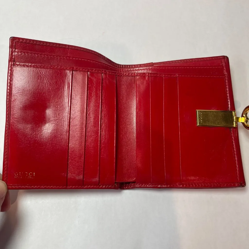 GUCCI Vintage Red Patent Leather Compact Wallet w/ Horseshoe Clasp - Preowned - Image 3