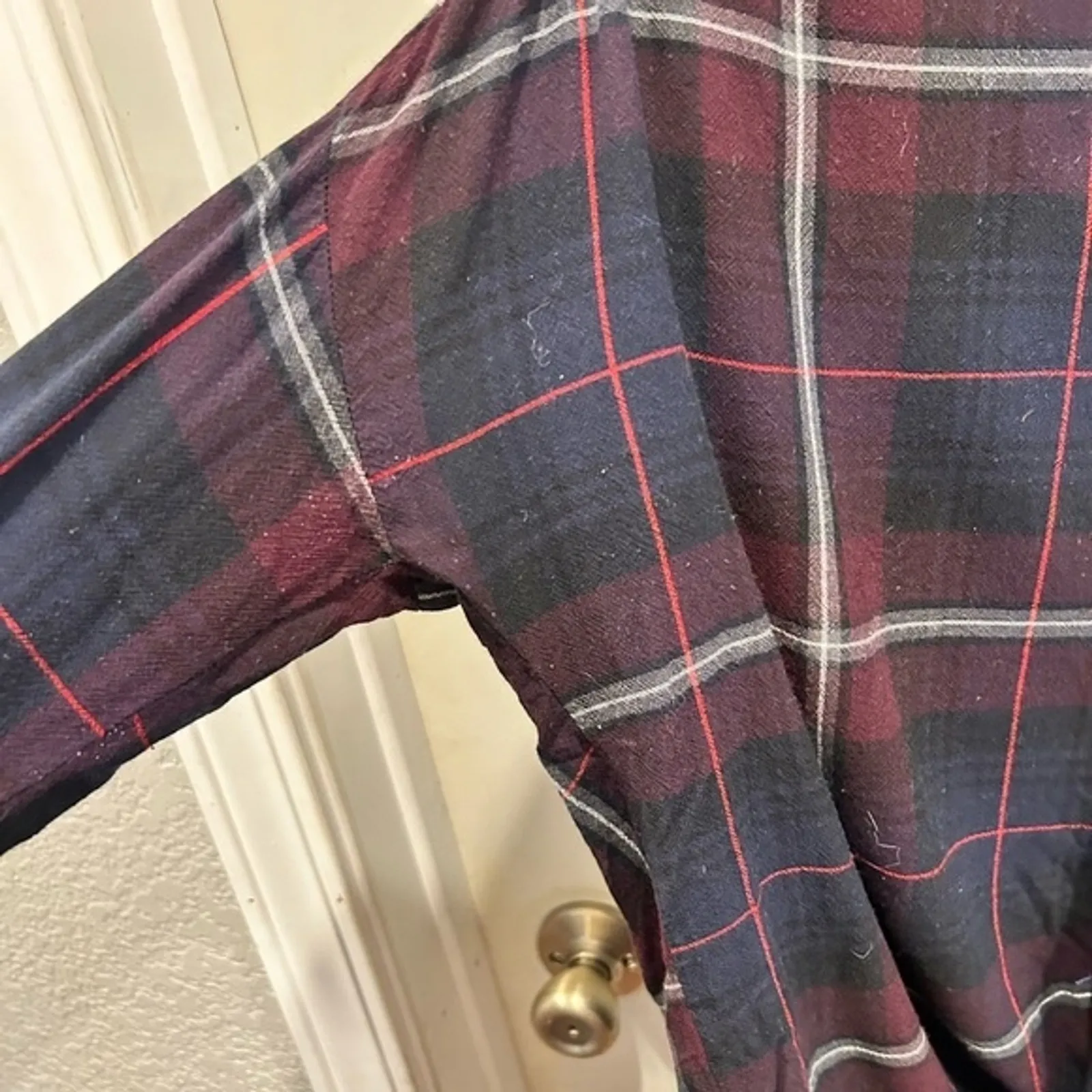 Alya‎ Plaid Button Down Shirt Women Small Navy Burgundy Red Long Sleeve Rayon - Image 3