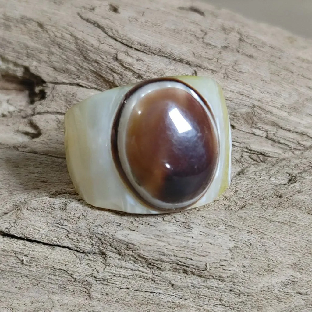 Artisan Handcarved Natural Shell Ring Size 5 Mother Of Pearl Vintage Brown Ring - Image 3