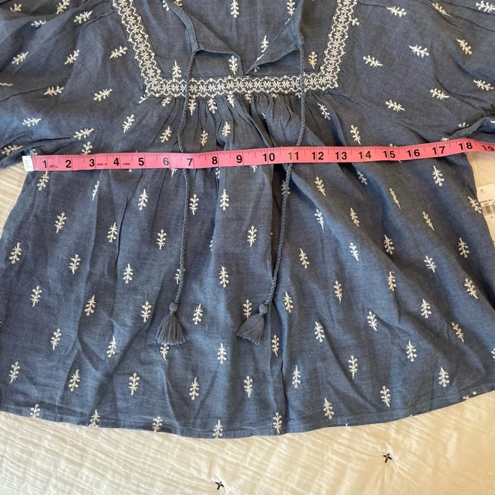 OLD NAVY Puffed-Sleeve Embroidered Poet Swing Blouse Size S NWT - Image 9