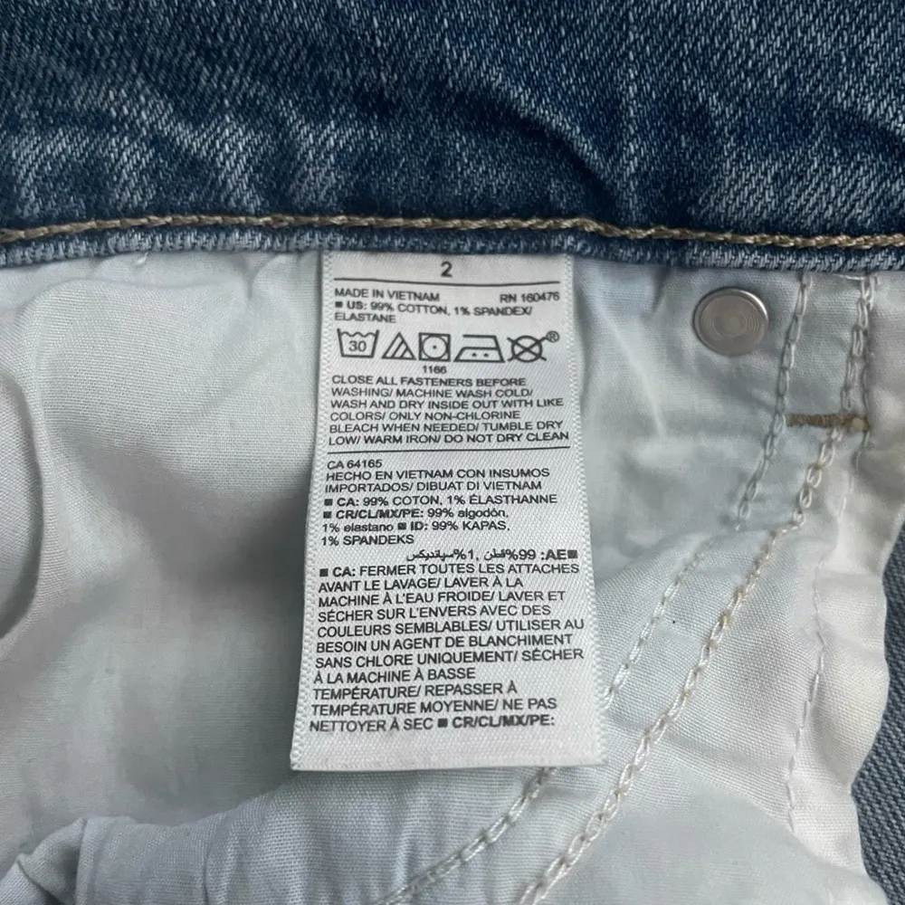 Old Navy  Mid Rise Boyfriend Jeans - Image 4
