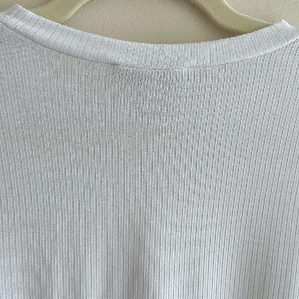 BCBGeneration Cropped Long Sleeve Ribbed Tee, White, Size Medium - Image 15