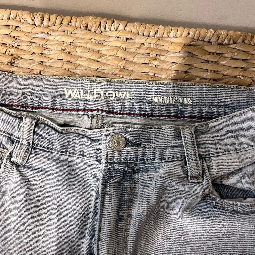 WALLFLOWER Juniors 11 Ripped Destroyed High Rise Mom Blue Jeans 26” Inseam Size undefined - Image 6