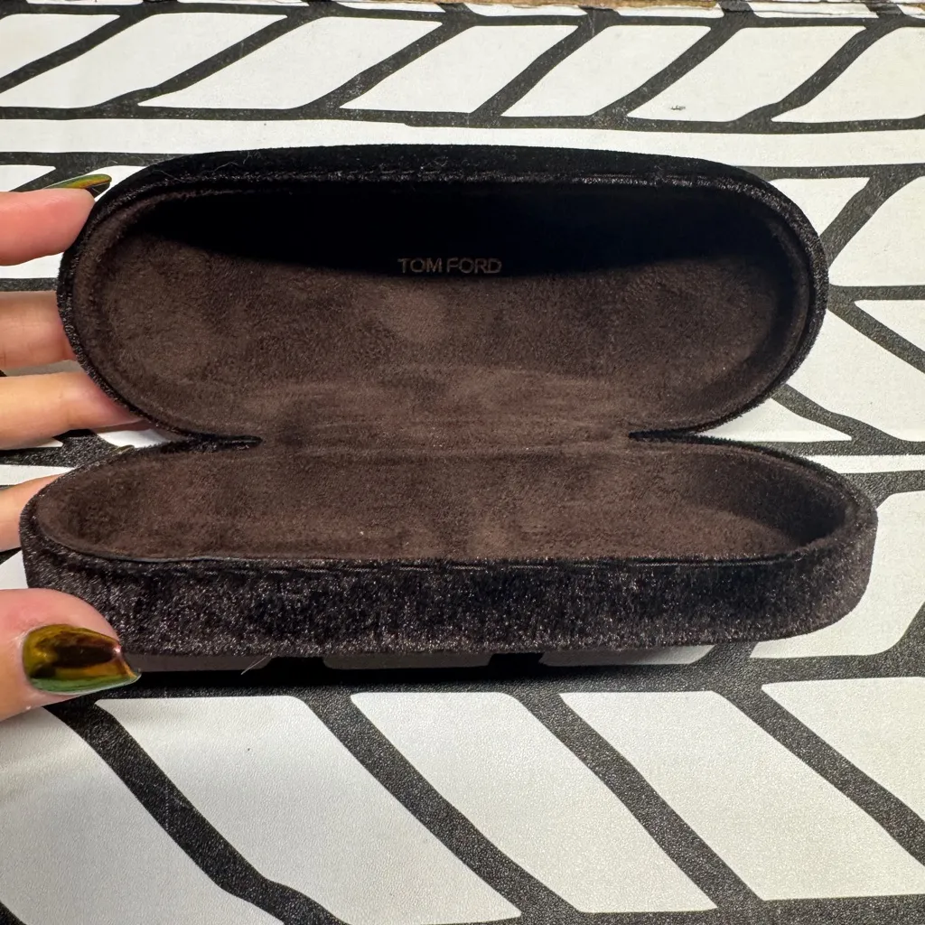 Tom Ford Elegant Black Velvet Case - Image 4