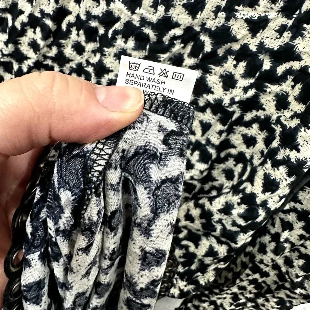 Jaase Shift Dress Womens Medium Black Geometric Long Sleeve Grommet Zipper Boho - Image 8