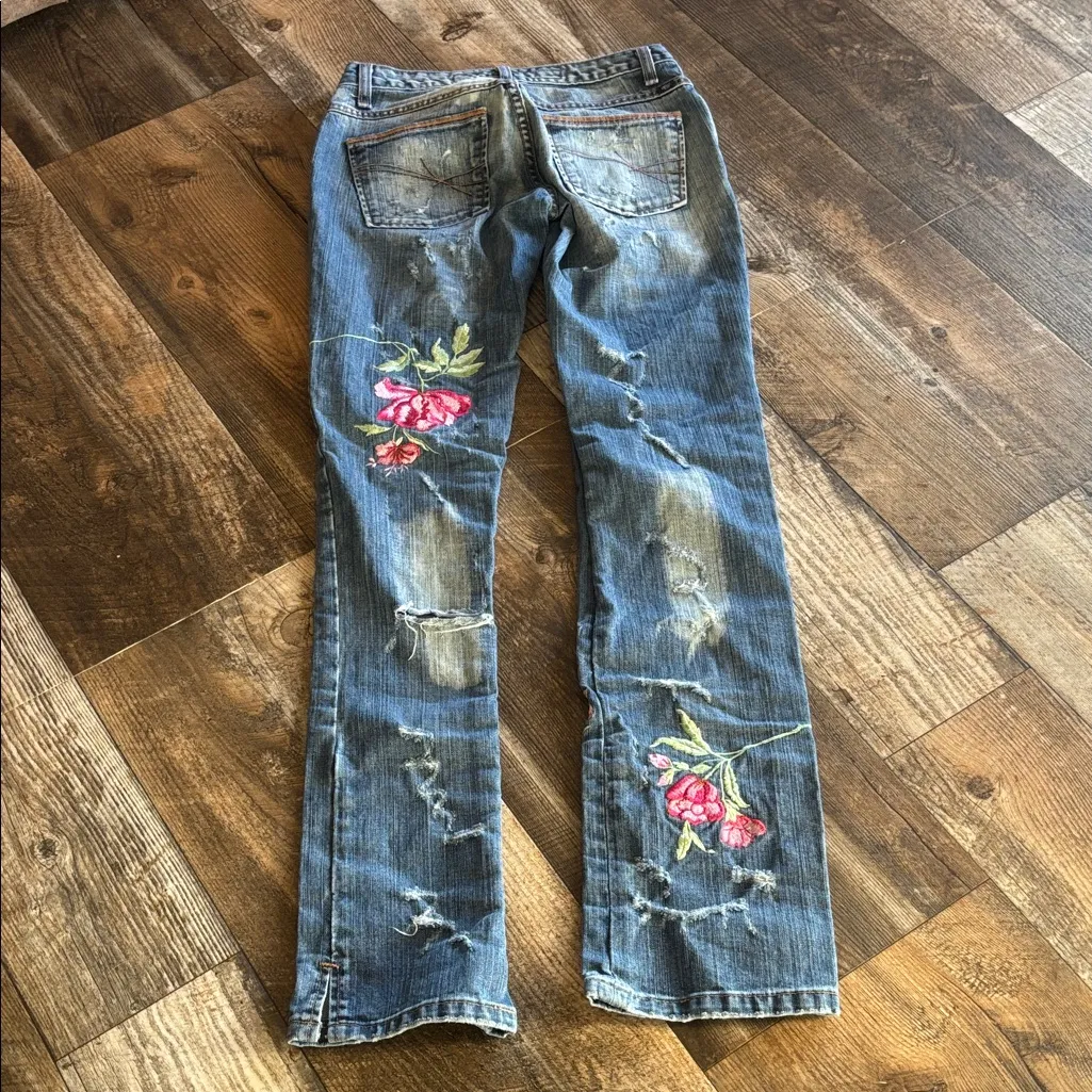 Custom Cruel Girl Blue Straight Leg Jeans Embroidered and Distressed size 3 - Image 4