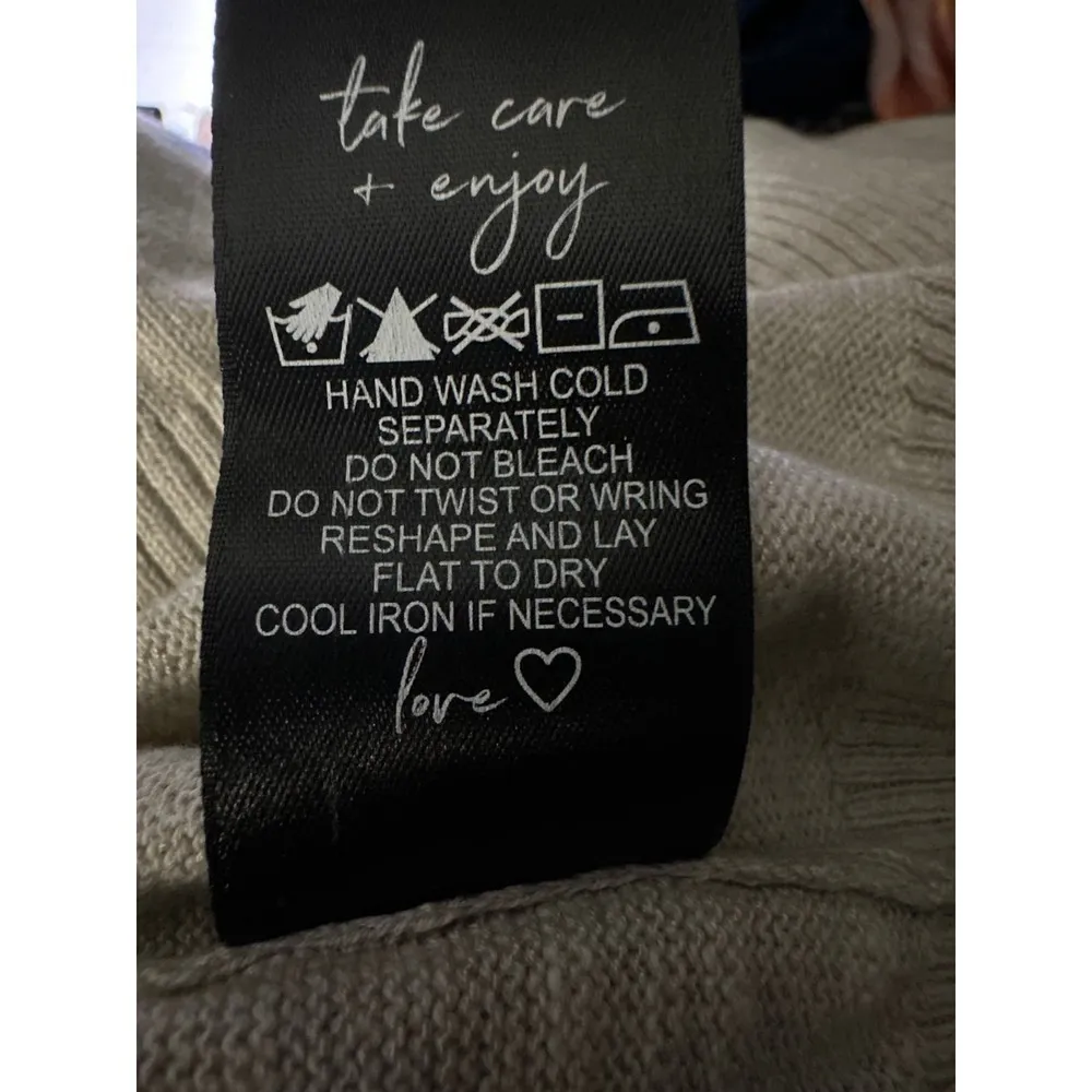 NIC+ZOE Blooming Short V Neck Sweater Size 2X
Lightweight Floral - Image 12