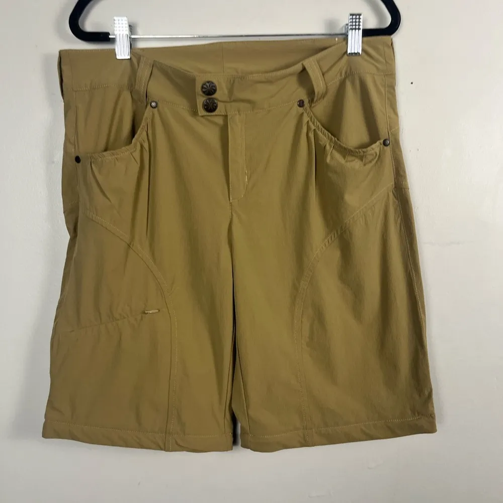 Athleta outdoors hiking pants/shorts size 10 zipper detailing adjustable bottom - Image 9